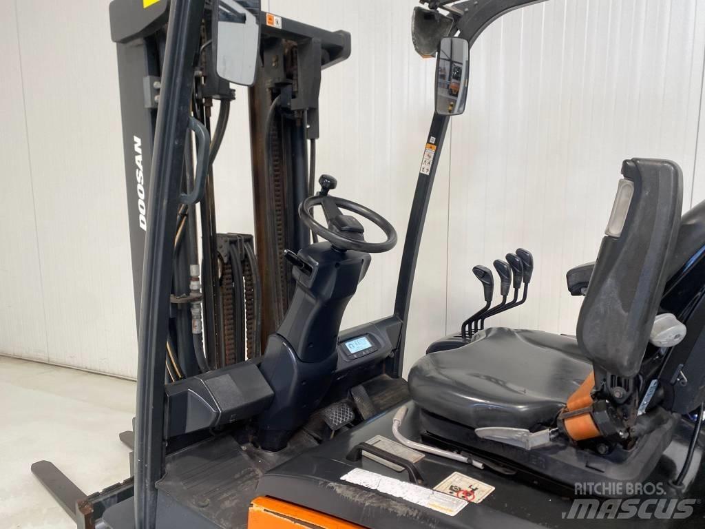 Doosan B25X-7 Električni viličari