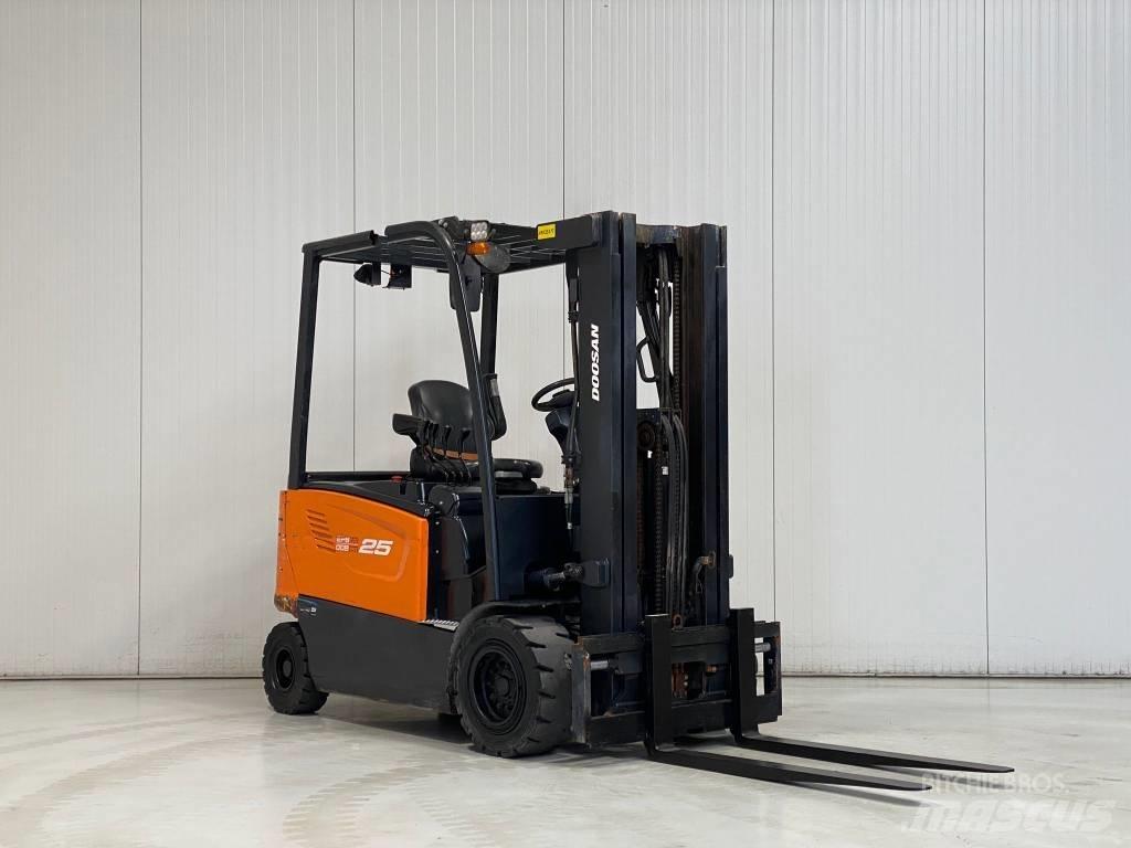 Doosan B25X-7 Električni viličari