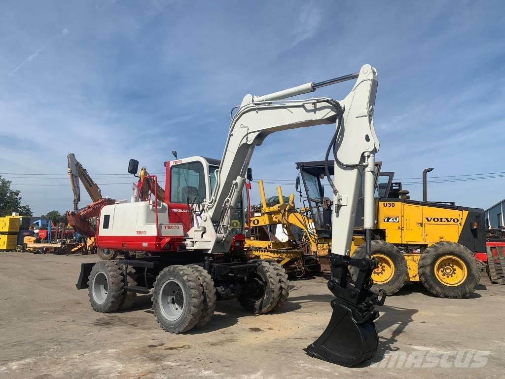 Takeuchi TB070W Bageri na kotačima