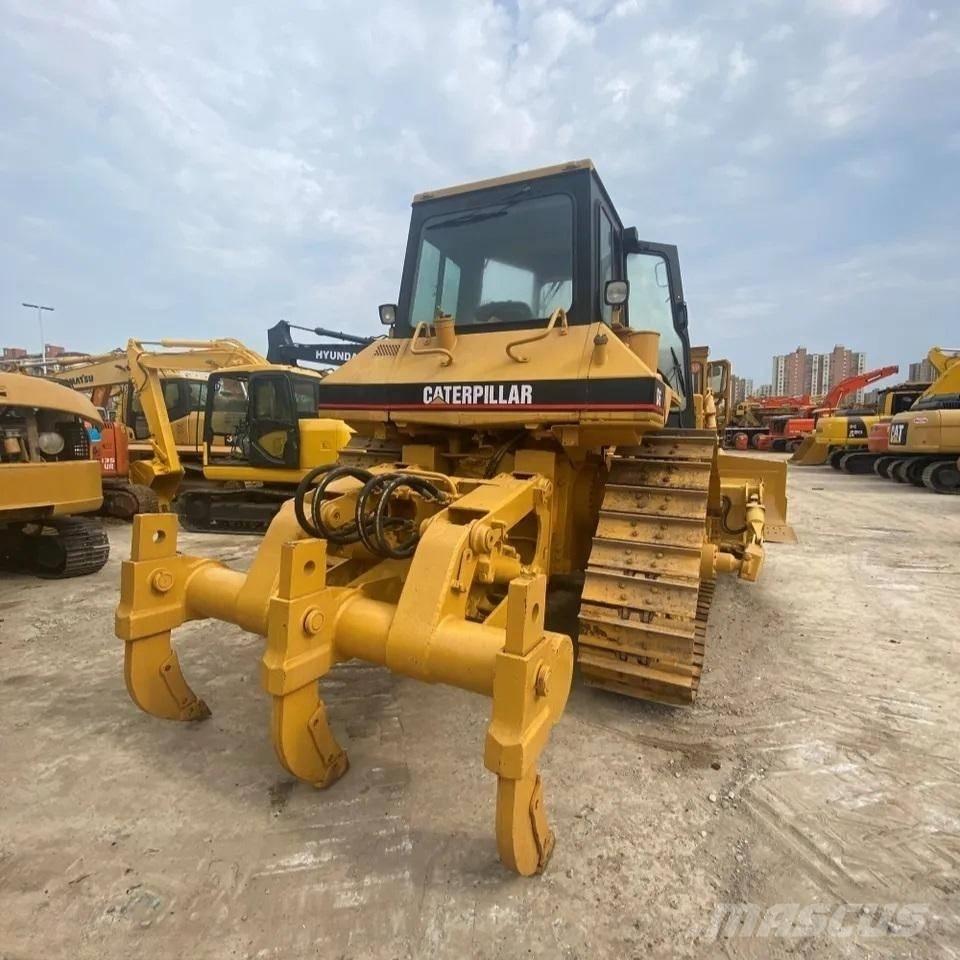CAT D6R Buldožeri gusjeničari