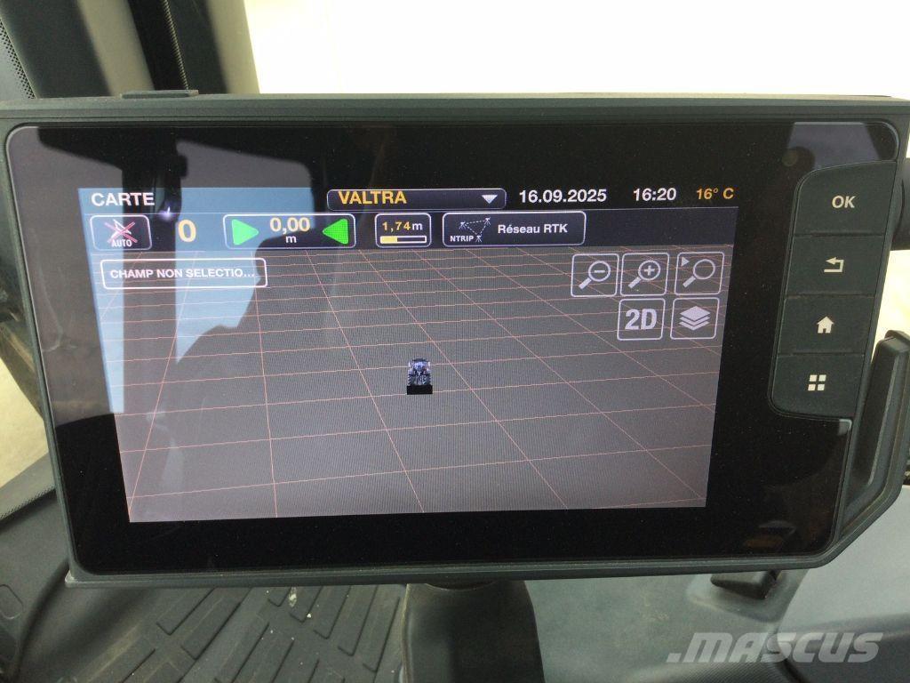 Valtra Q265 Traktori