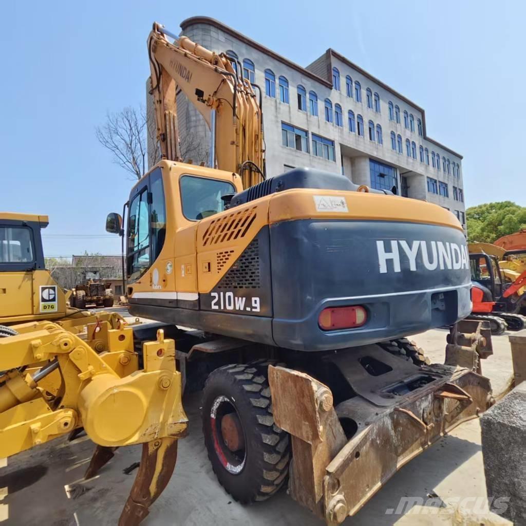 Hyundai R210W-9 Bageri na kotačima