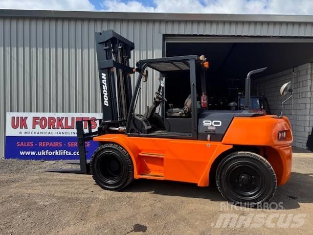 Doosan D 90 S-5 Dizelski viličari