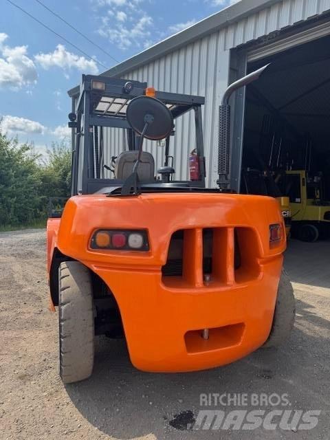 Doosan D 90 S-5 Dizelski viličari