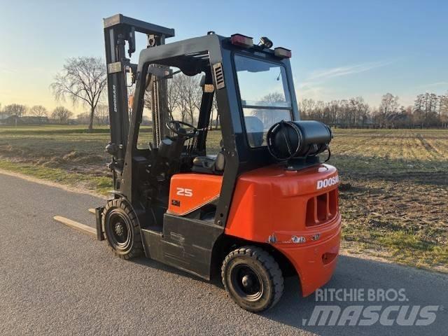 Doosan G 25 G Plinski viličari