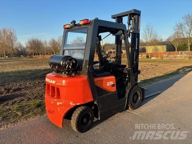 Doosan G 25 G Plinski viličari