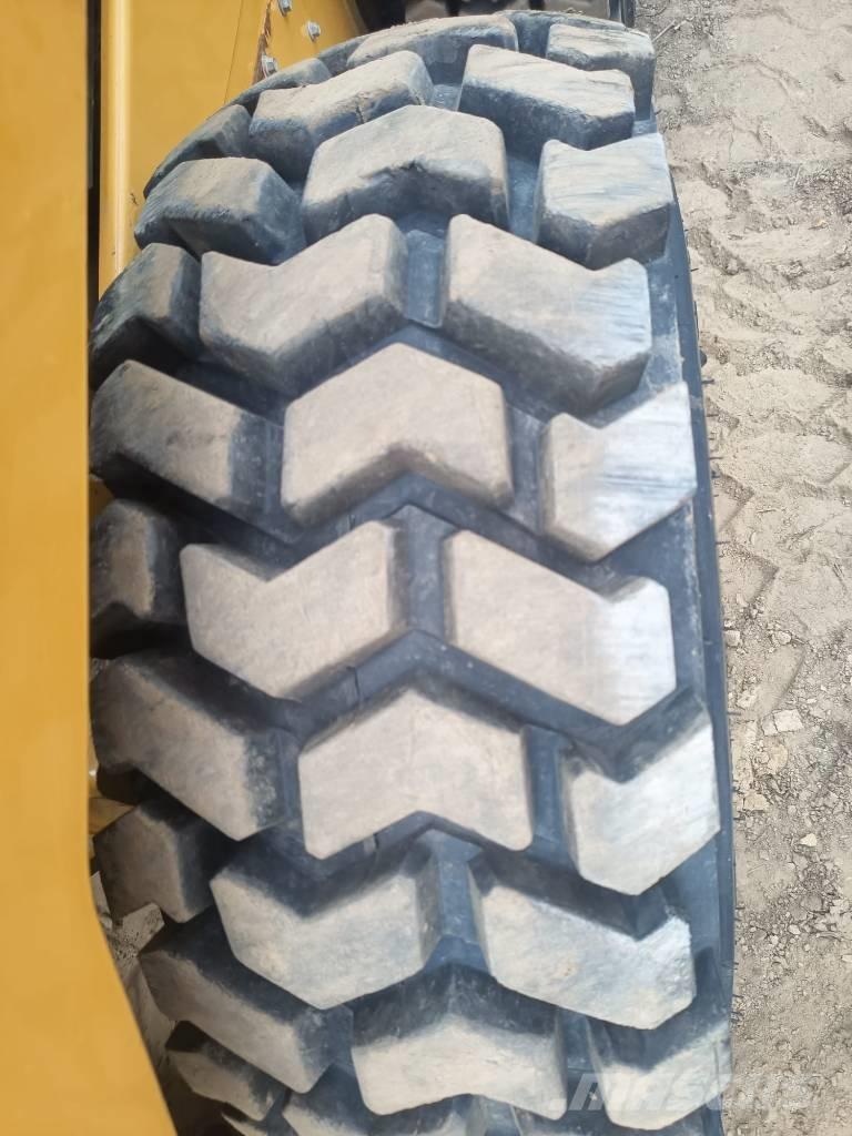CAT 262 D XPS Skid steer mini utovarivači
