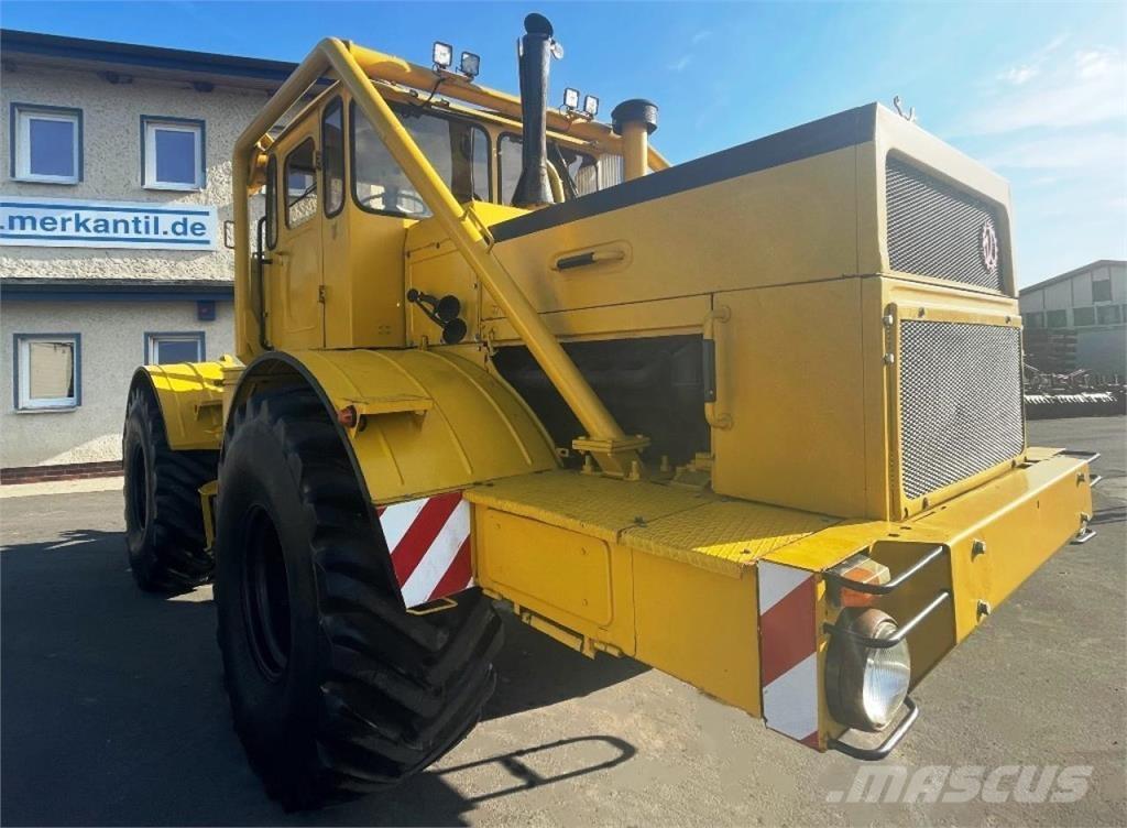 Kirovets K700A V8 Traktori