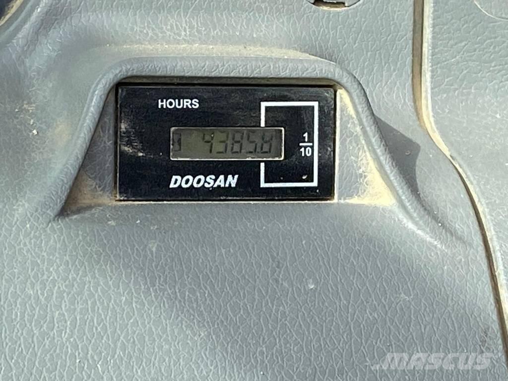 Doosan DX 160 LC Bageri gusjeničari