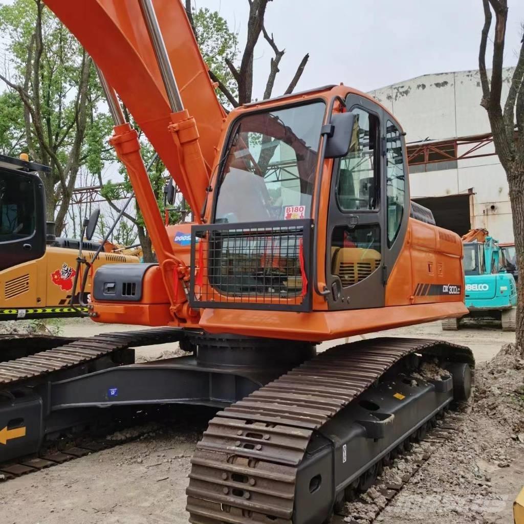 Doosan DX 300 LC Bageri gusjeničari