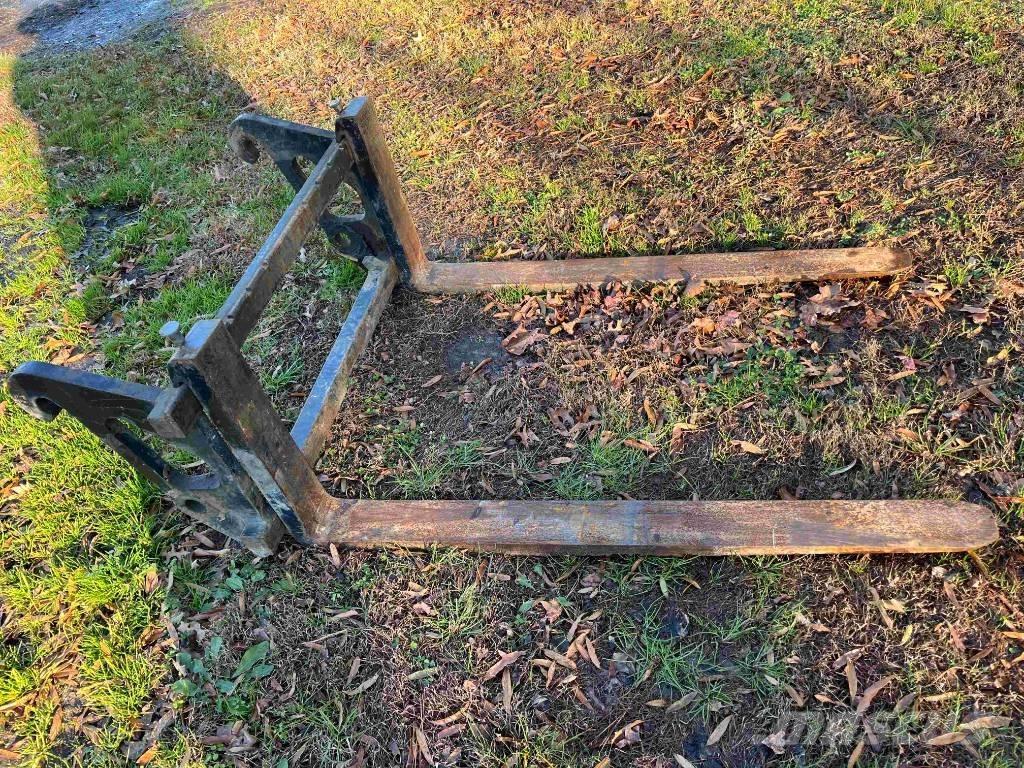 CAT 908M Utovarivači na kotačima