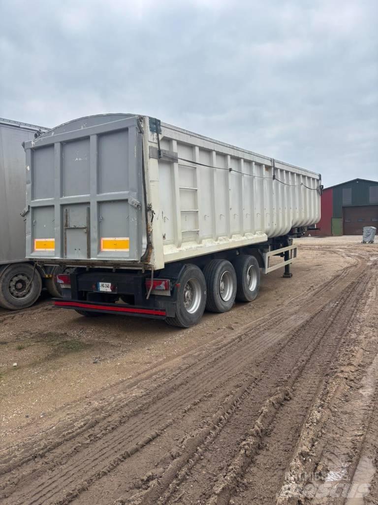 SDC Trailers LTD Poluprikolice sa ceradom