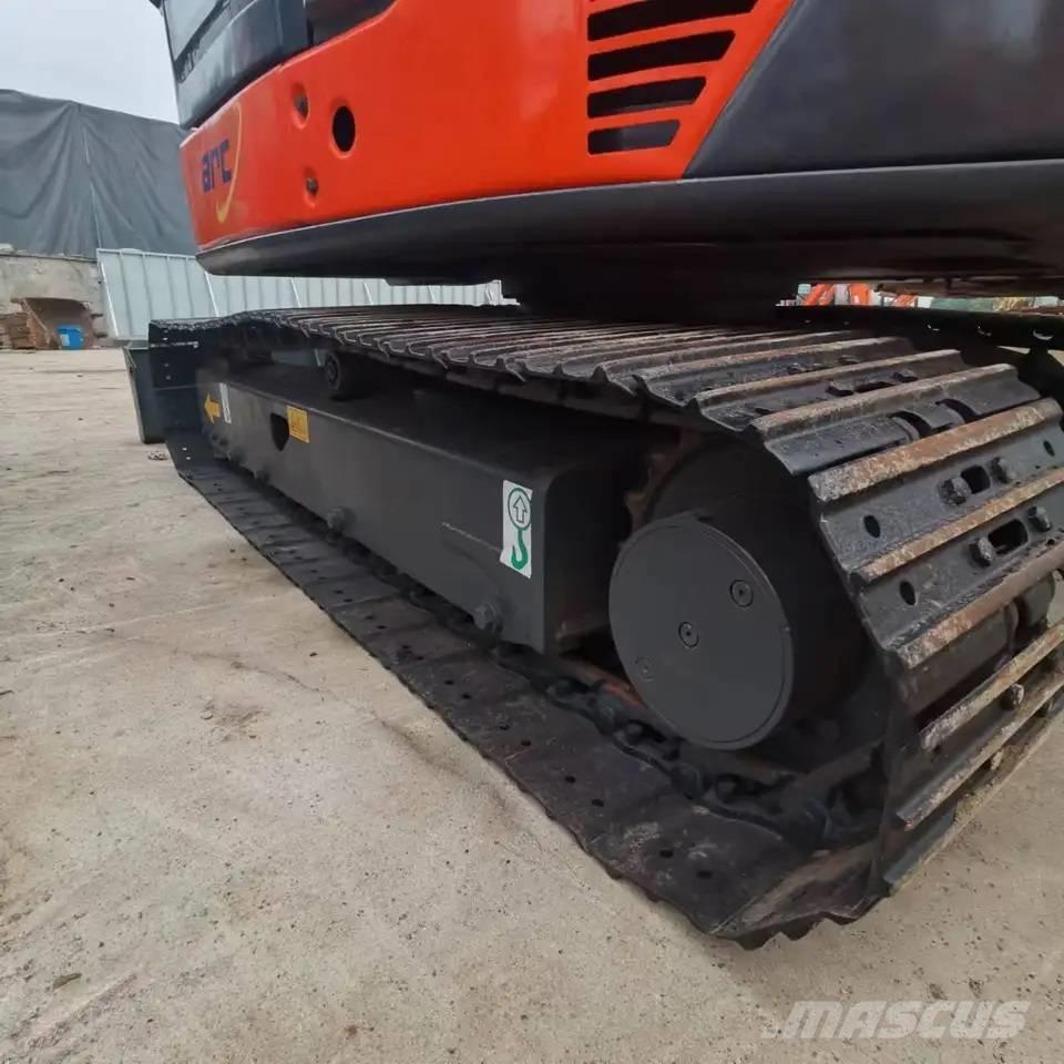 Hitachi ZX60U Mini bageri <7t
