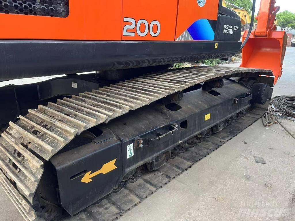 Hitachi ZX 200 Bageri gusjeničari