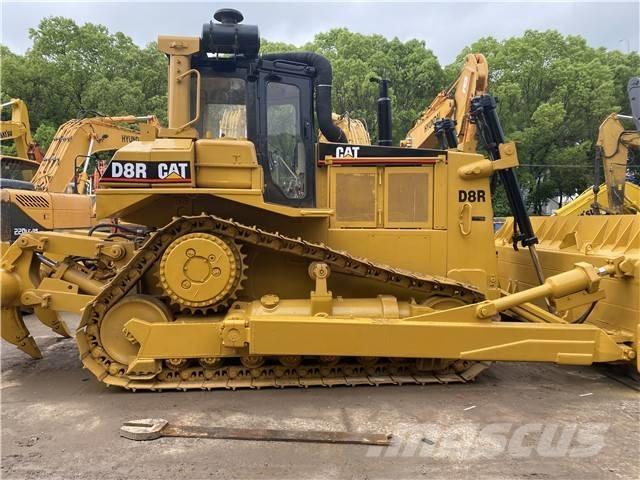 CAT D 8 R Buldožeri gusjeničari