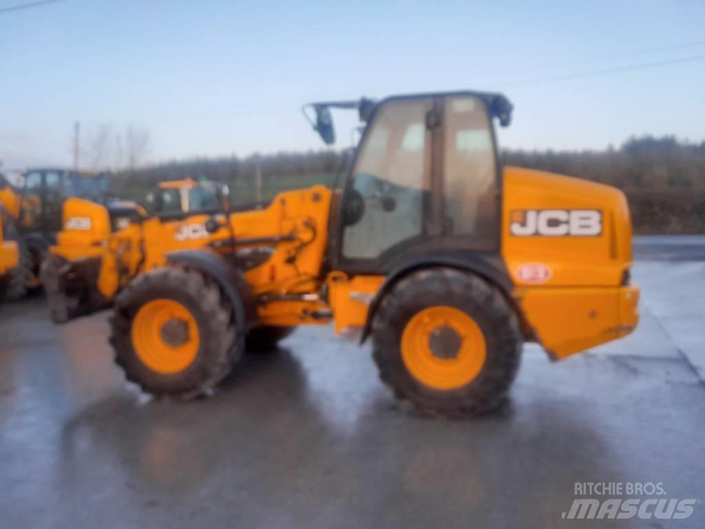 JCB TM 320 Poljoprivredni teleskopski utovarivači