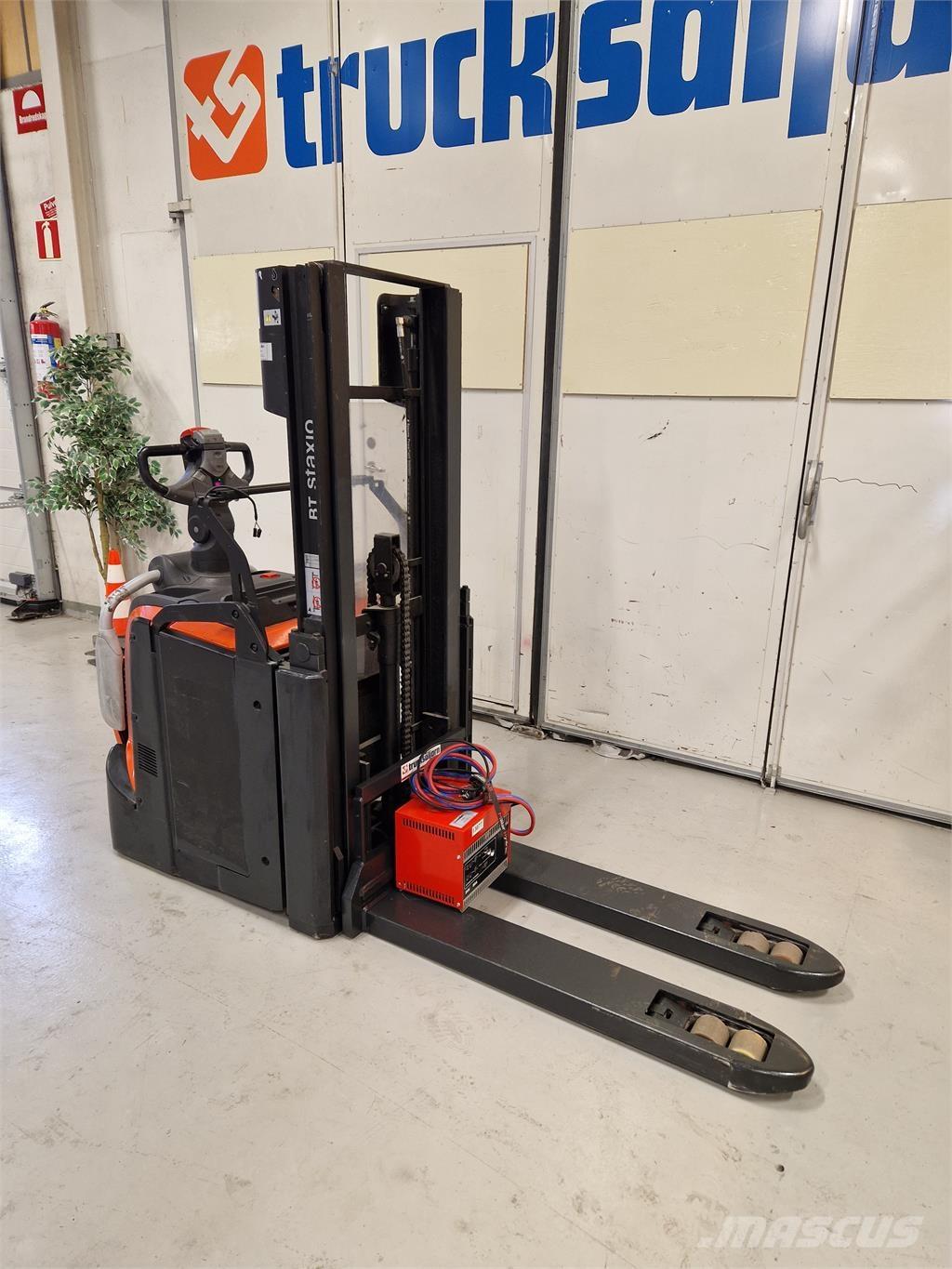 Toyota SPE200D Samopogonski ručni viličari