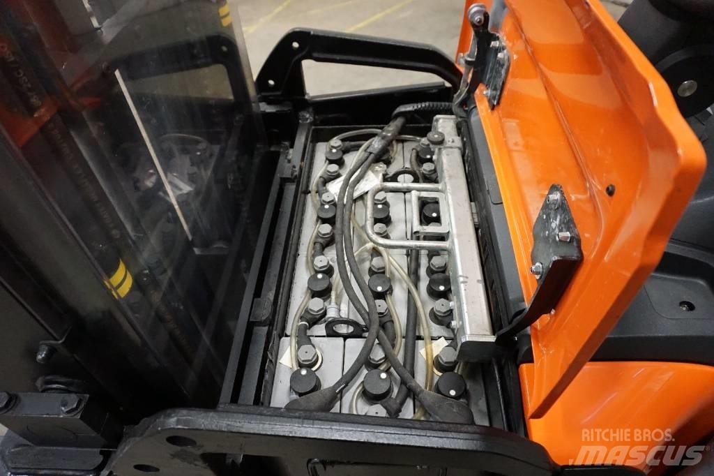 Toyota SPE160L Ručni električni viličar