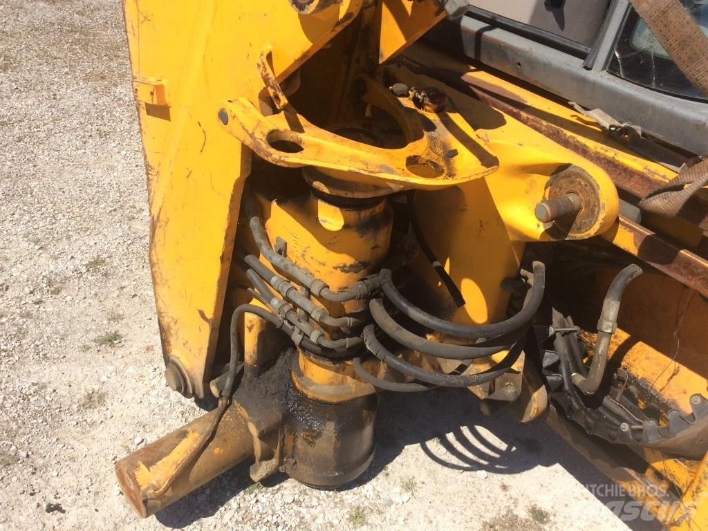 JCB 3 CX Kabine i unutrašnjost