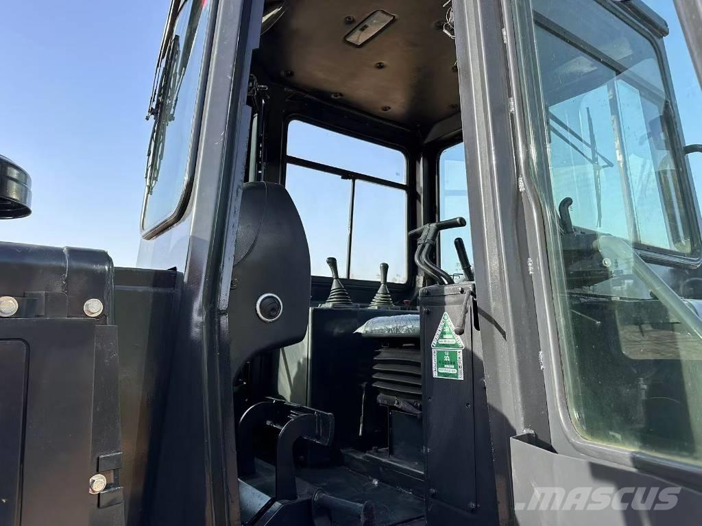 Shantui SD22 Buldožeri gusjeničari