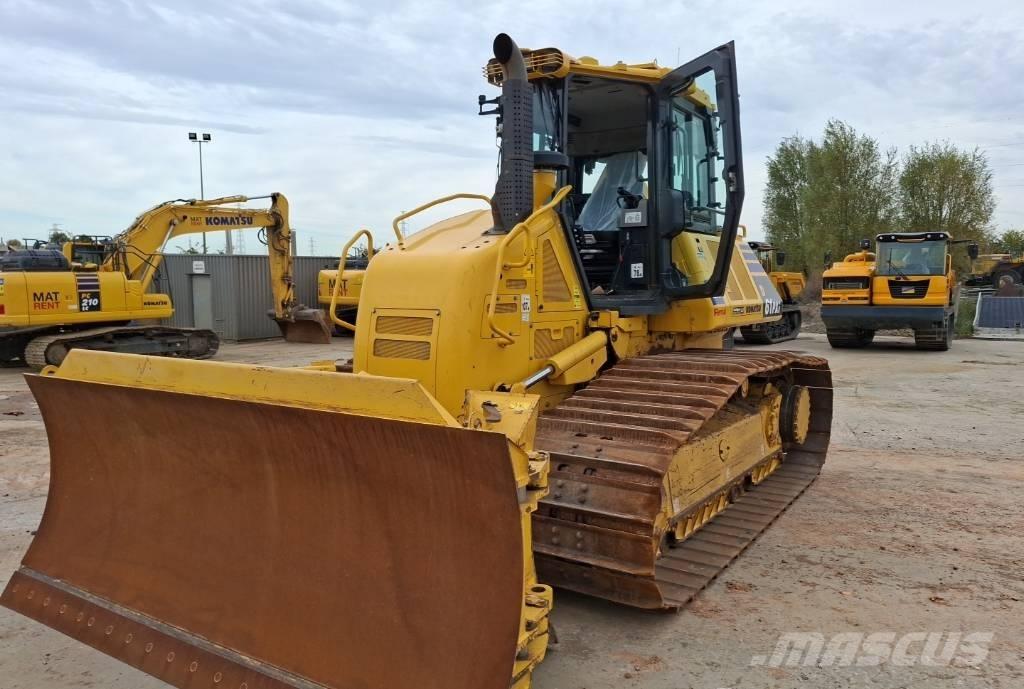Komatsu D61PXI-24E0 Buldožeri gusjeničari