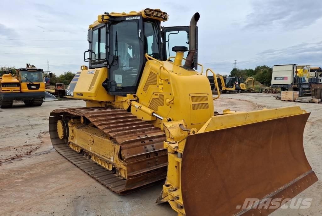 Komatsu D61PXI-24E0 Buldožeri gusjeničari