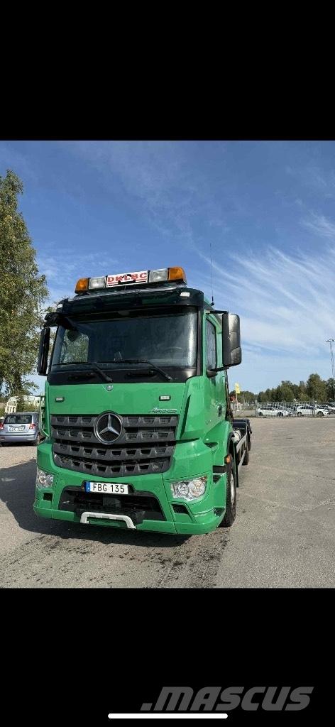 Mercedes-Benz Actros Rol kiper kamioni s kukama za dizanje