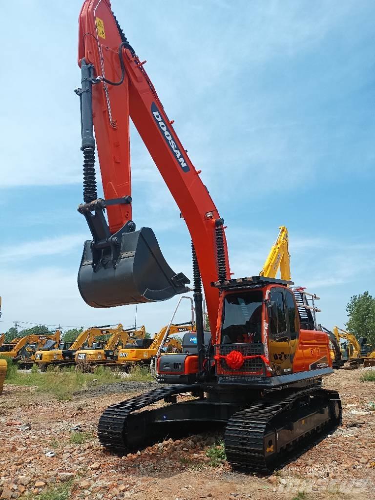 Doosan DX300LC Bageri gusjeničari