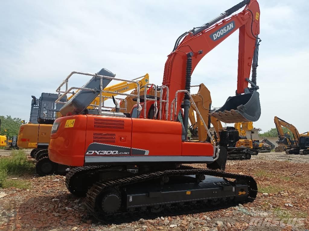 Doosan DX300LC Bageri gusjeničari
