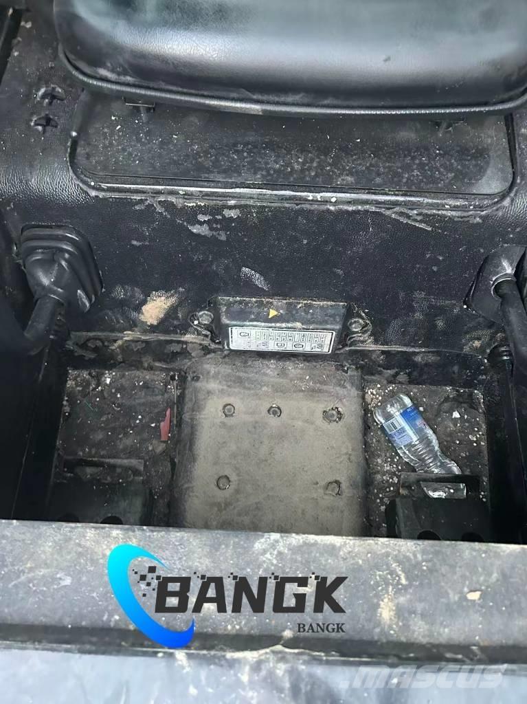  EARTHFORCE S300 Višenamjenski utovarivači