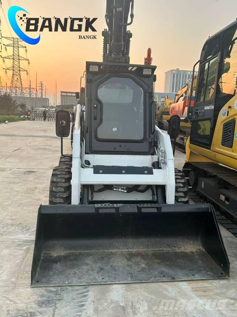  EARTHFORCE S300 Višenamjenski utovarivači