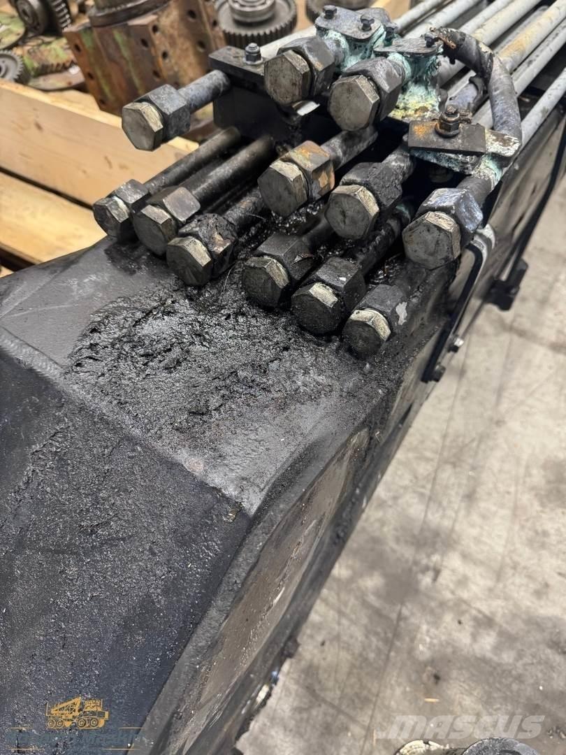 Komatsu 130F Kranovi za stabla