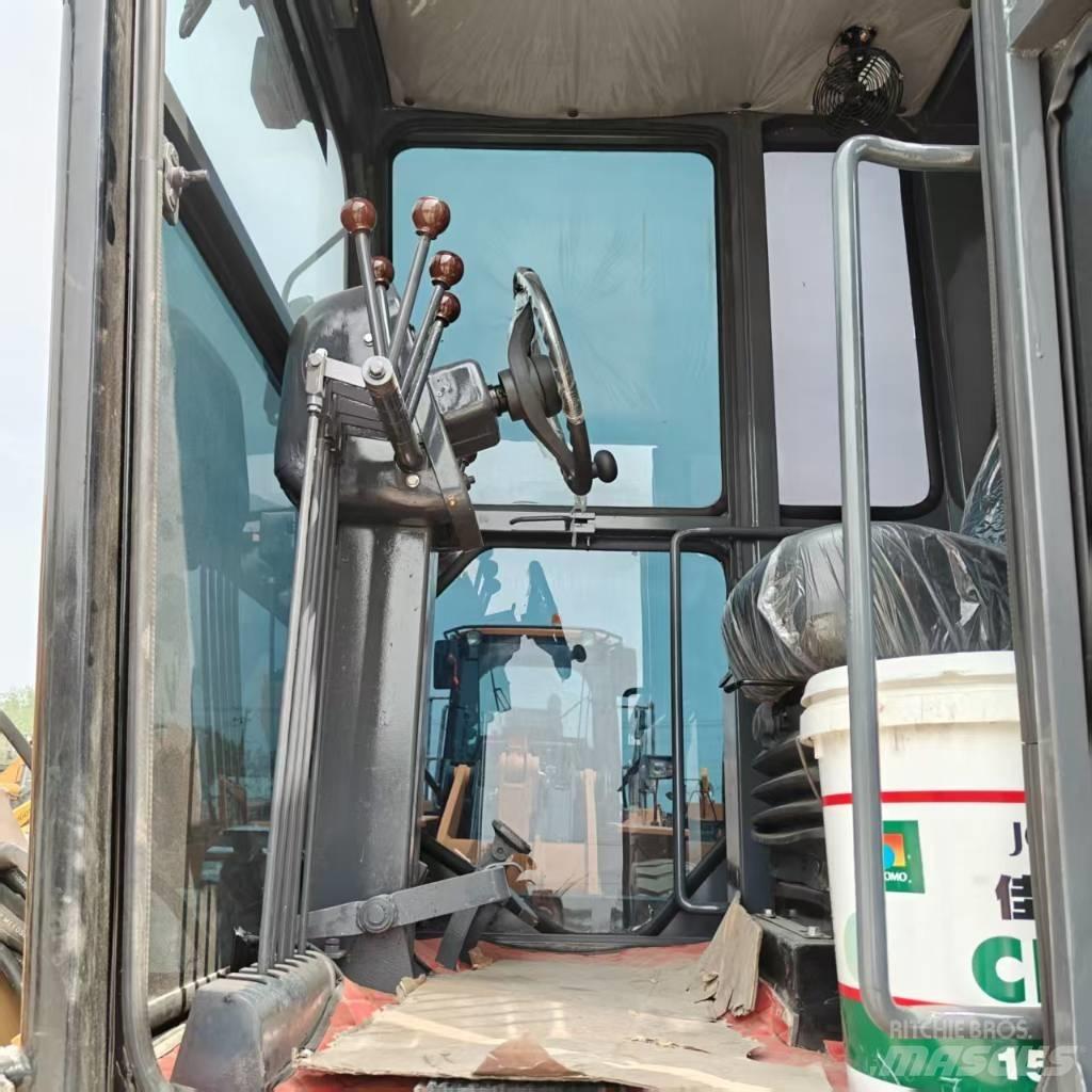CAT 140 H Bageri gusjeničari