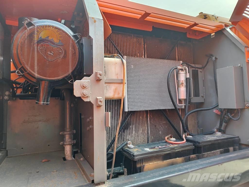 Hitachi ZX 210 Bageri gusjeničari