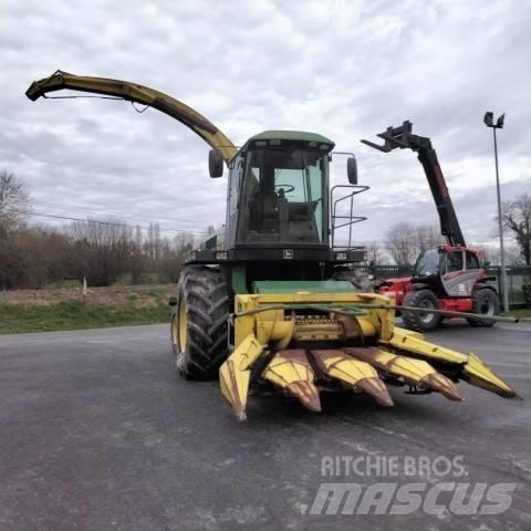 John Deere 6610 Strojevi za krmu na vlastiti pogon