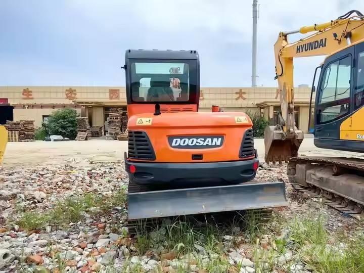 Doosan DX 60 Bageri gusjeničari
