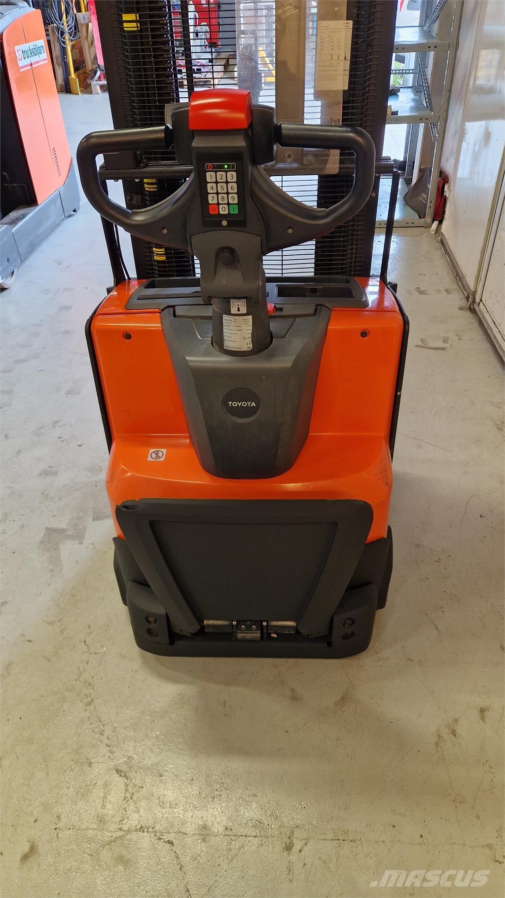 Toyota SWE140L Samopogonski ručni viličari