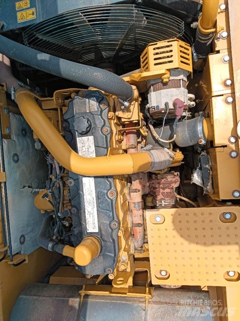 CAT 325 D Bageri gusjeničari