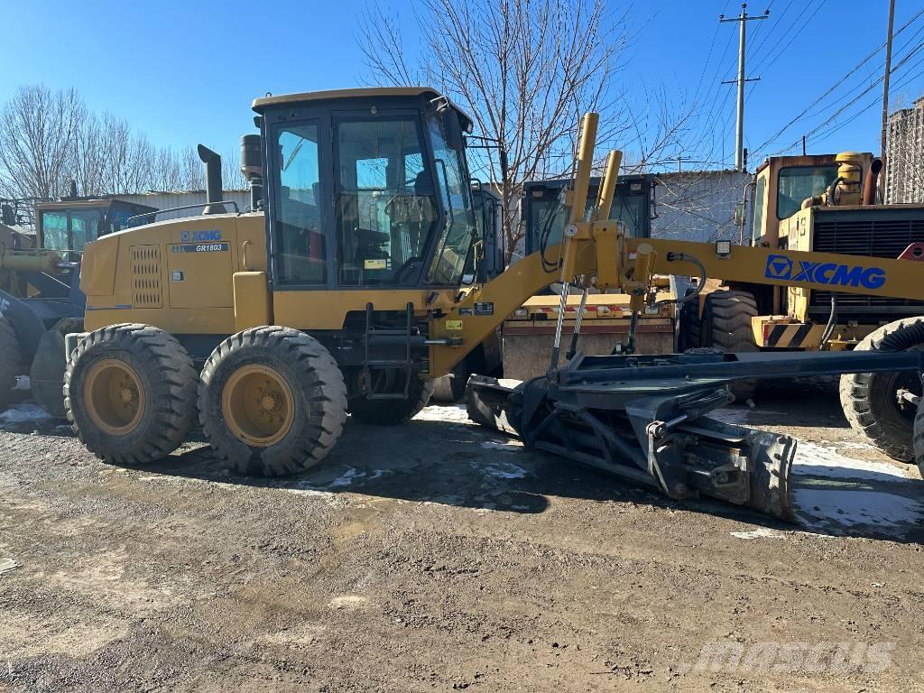 XCMG GR1803 Buldožeri na kotačima