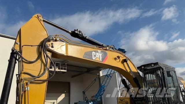 CAT 326 FLN Bageri gusjeničari