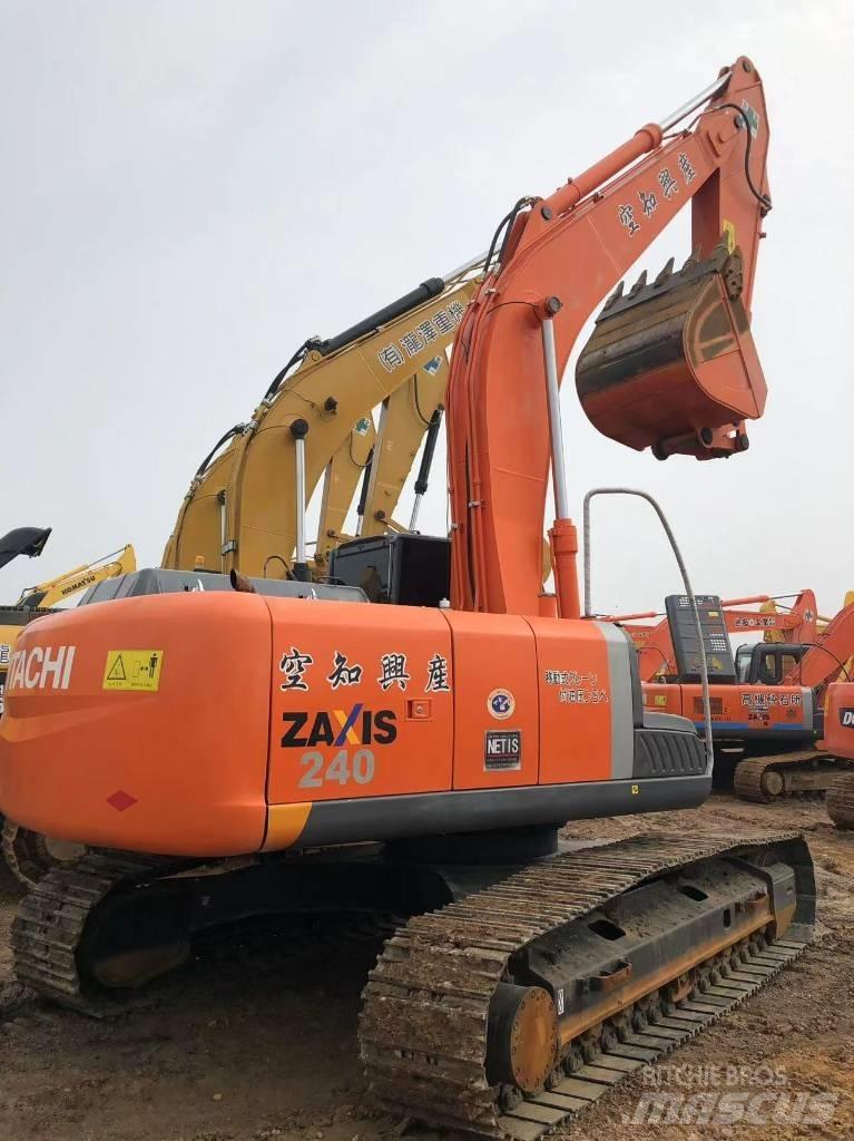 Hitachi 240 Bageri gusjeničari