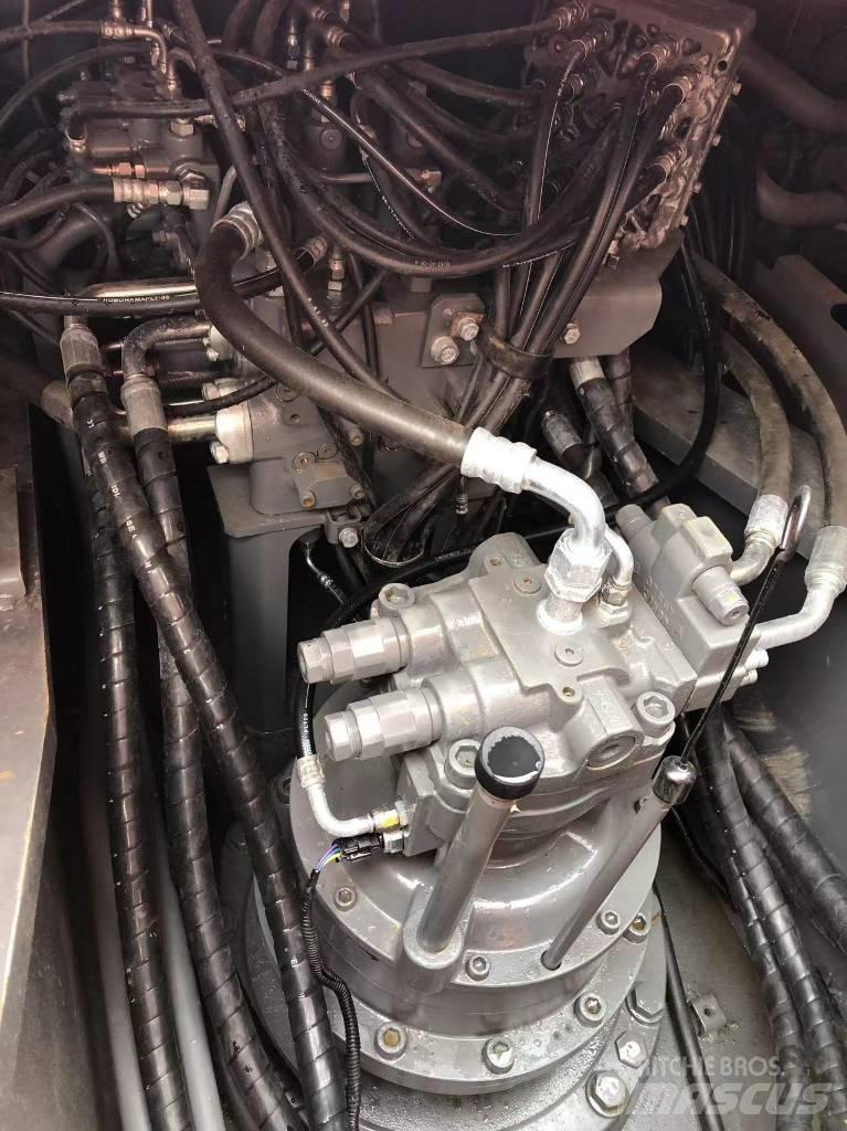 Hitachi 240 Bageri gusjeničari