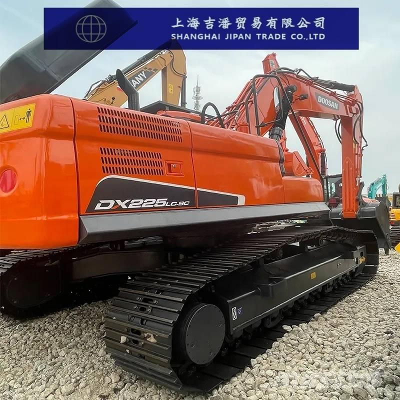Doosan DX 225 Bageri gusjeničari