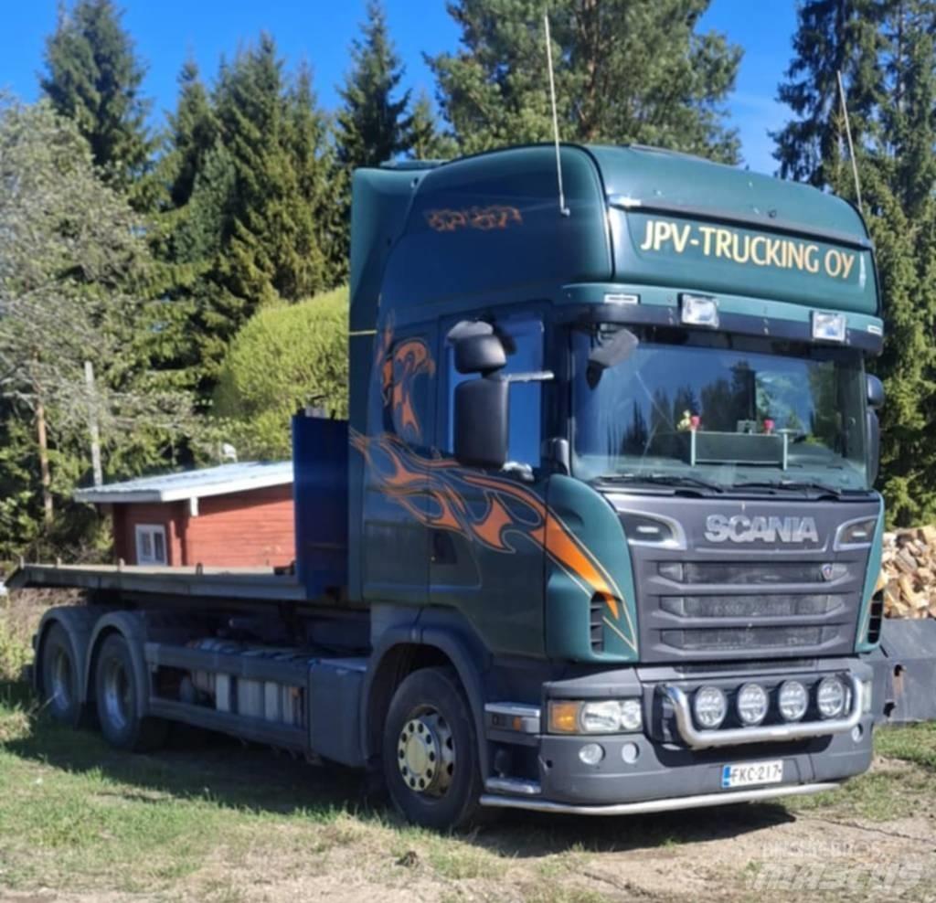 Scania R 560 Rol kiper kamioni s kukama za dizanje