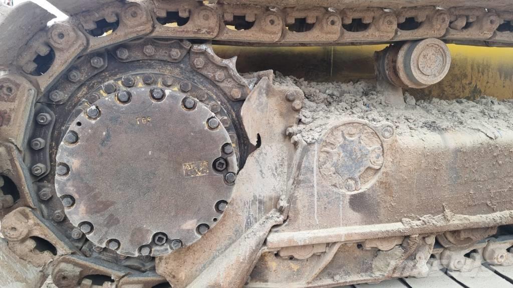 Komatsu D 51 EX-22 Buldožeri gusjeničari