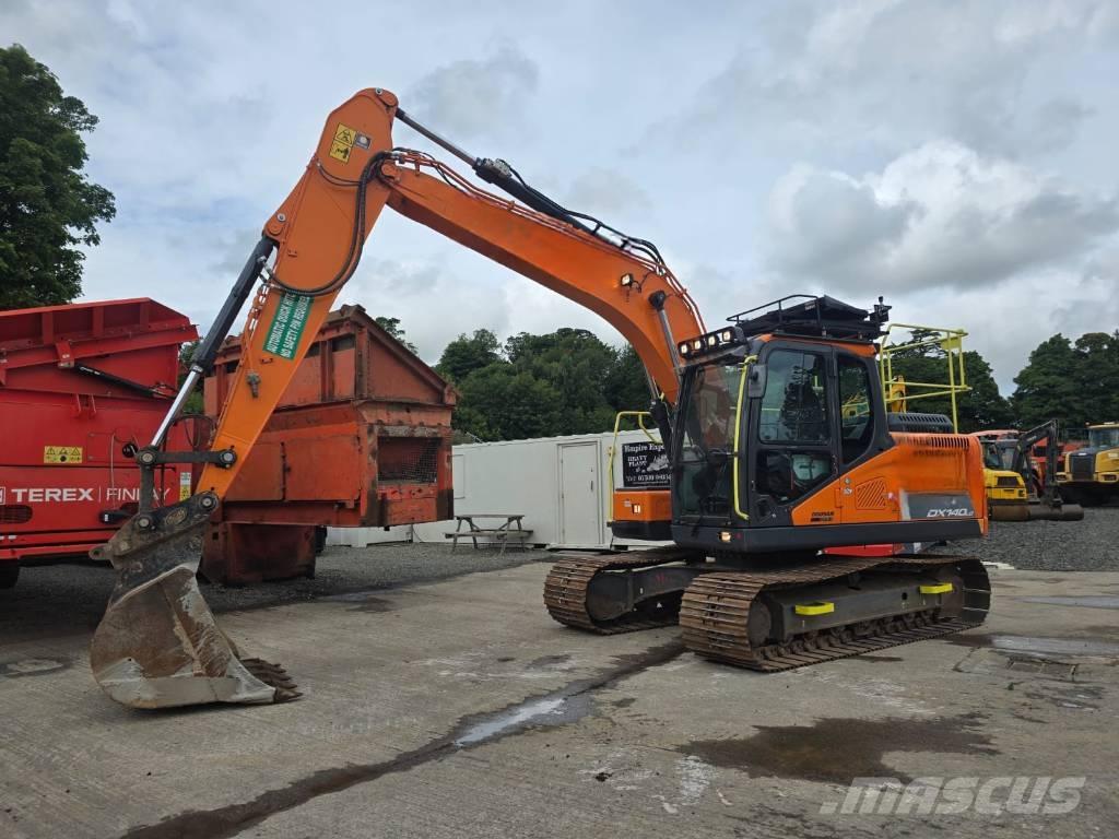 Doosan DX 140 LC Bageri gusjeničari