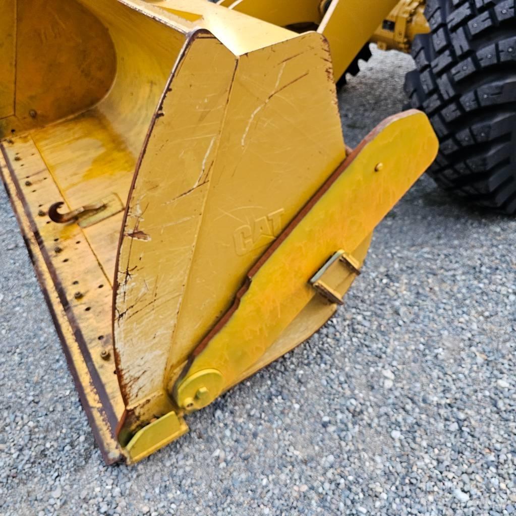 CAT 910M Utovarivači na kotačima
