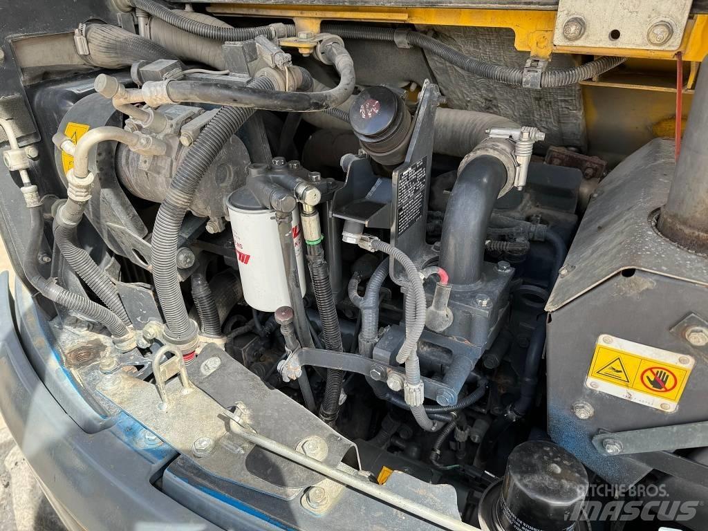 Komatsu PW 98 MR-8 Bageri na kotačima