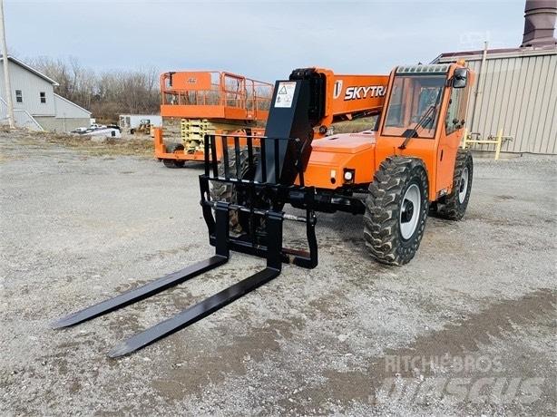 SkyTrak 8042 Teleskopski viličari