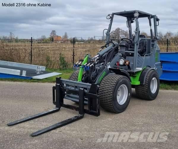 WCM L2316 und L2416 Prednji utovarivači i bageri